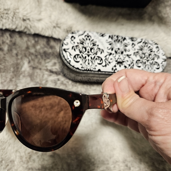 New Brighton Sunglasses - Picture 8 of 12